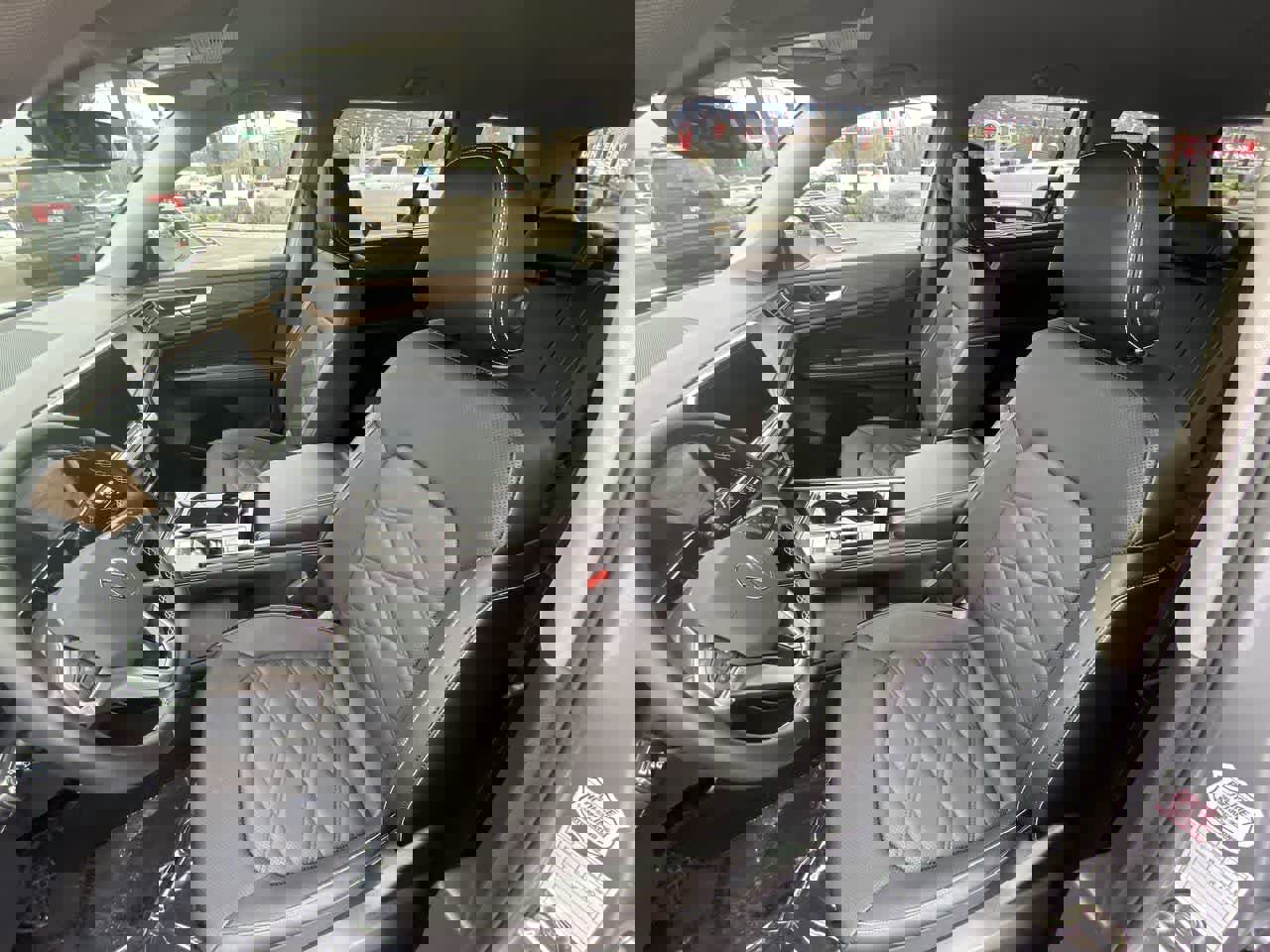 Used 2025 Volkswagen Atlas SE image 11