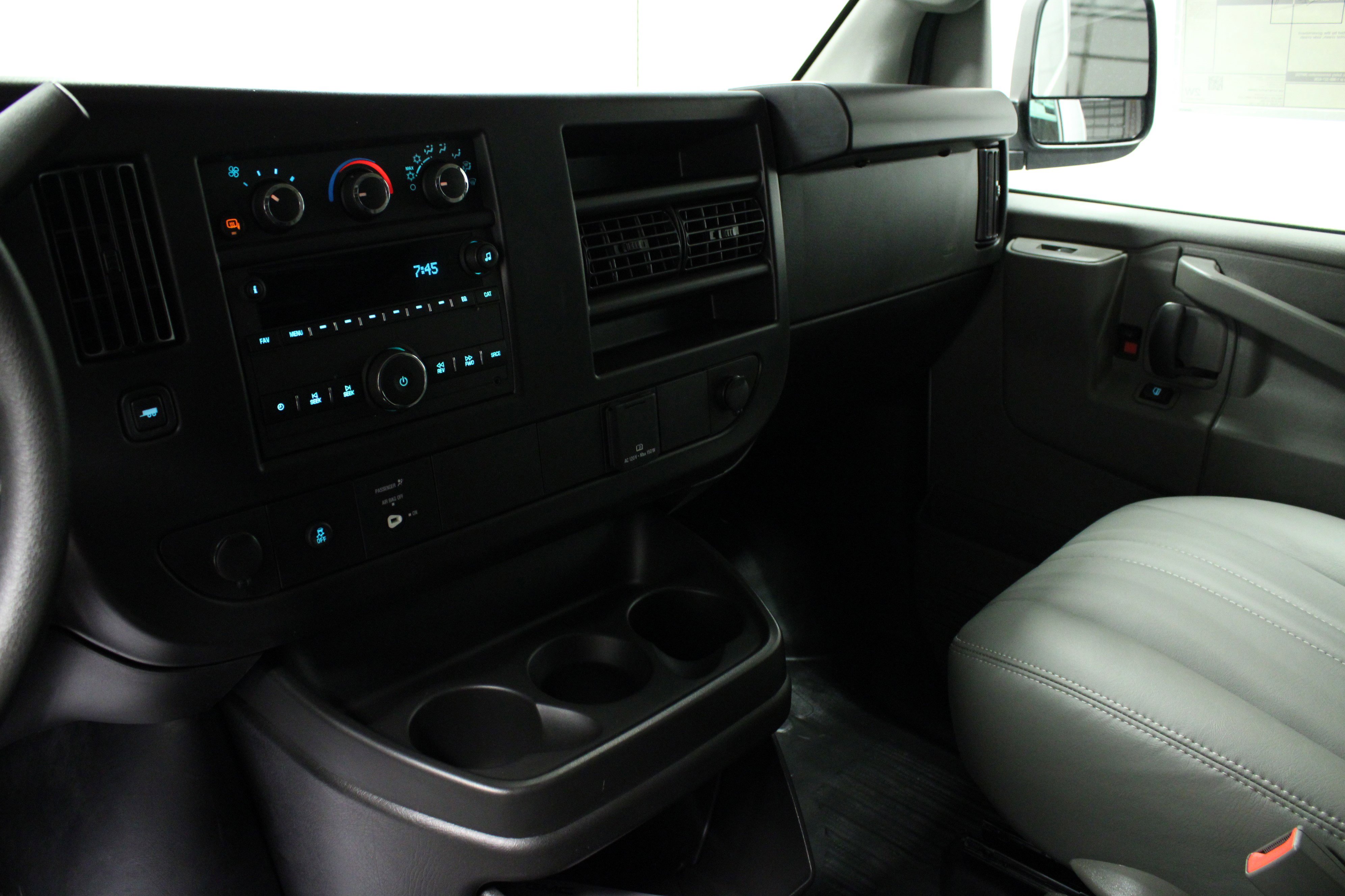New 2026 GMC Savana 2500 RWD image 18