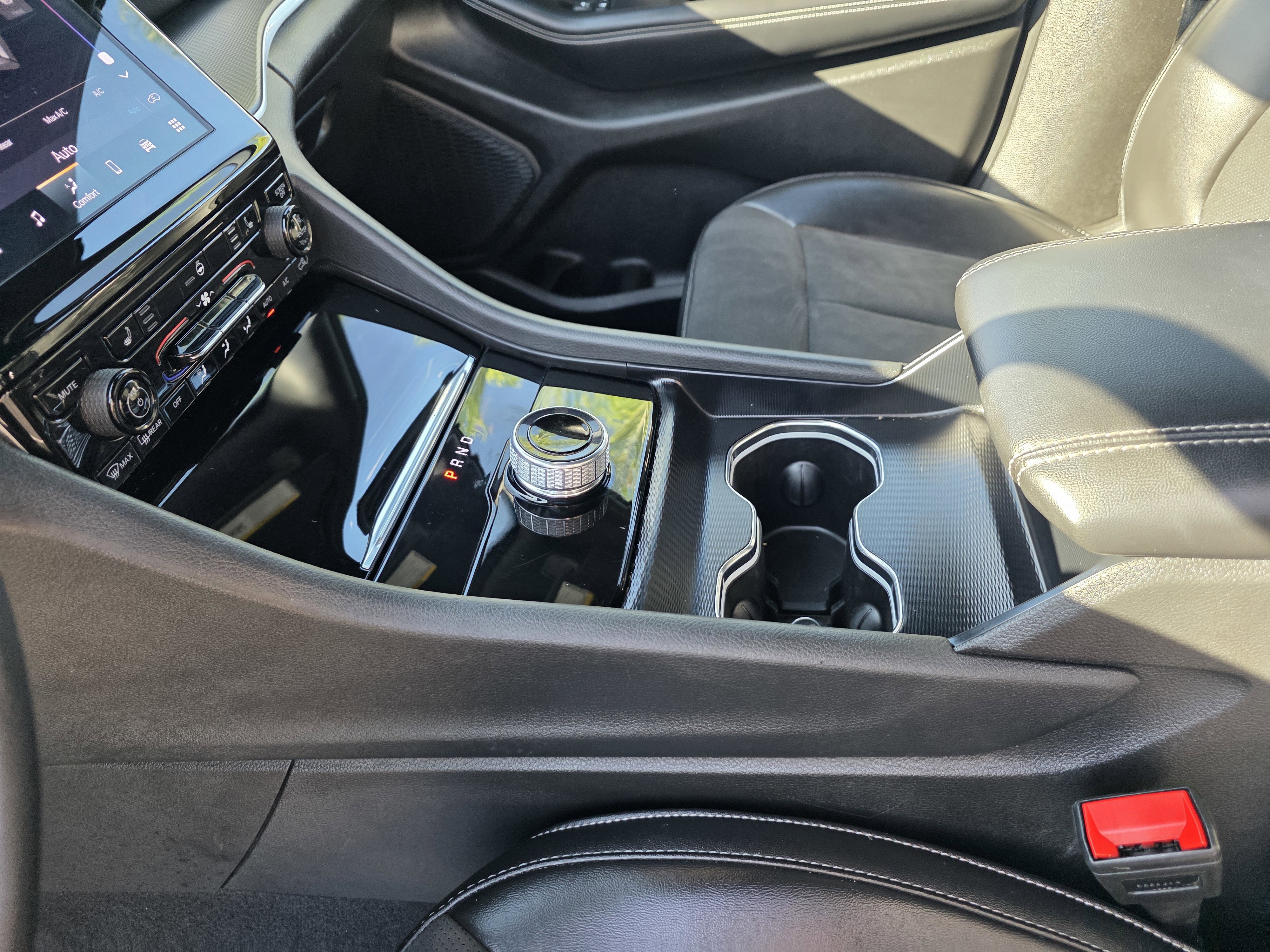 Certified 2024 Jeep Grand Cherokee L Laredo image 11