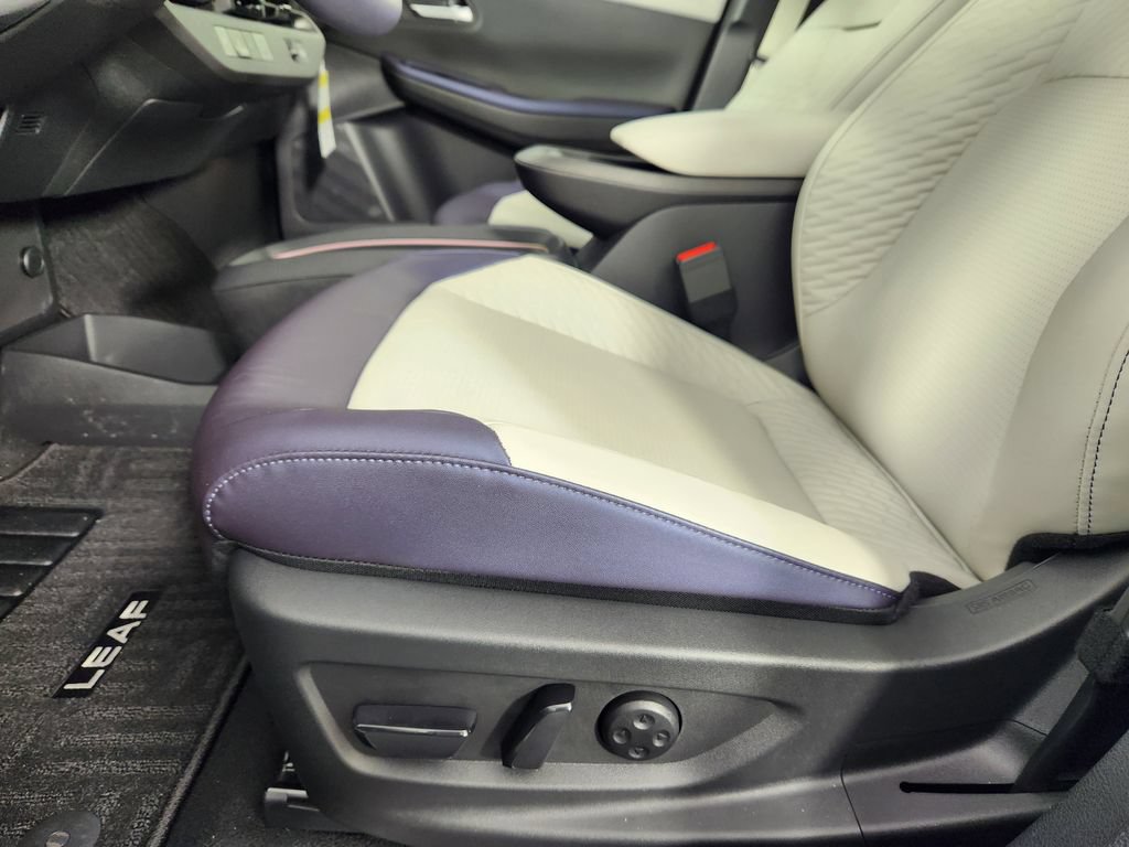 New 2026 Nissan Leaf Platinum+ w/ Cargo Package (Platinum+) FWD image 11