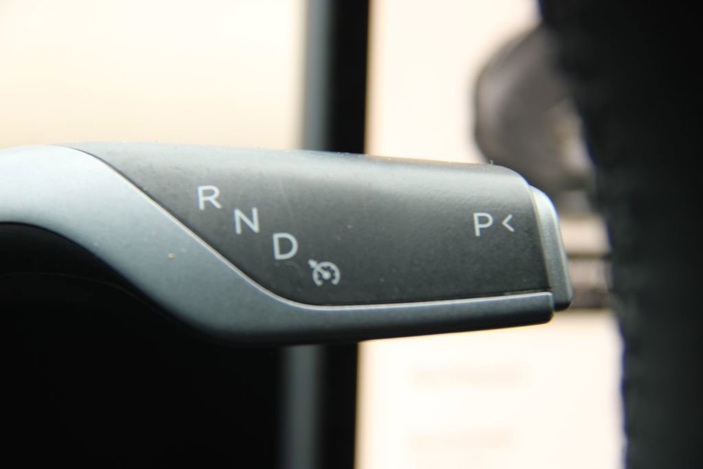 Used 2023 Tesla Model 3 Standard Range image 17