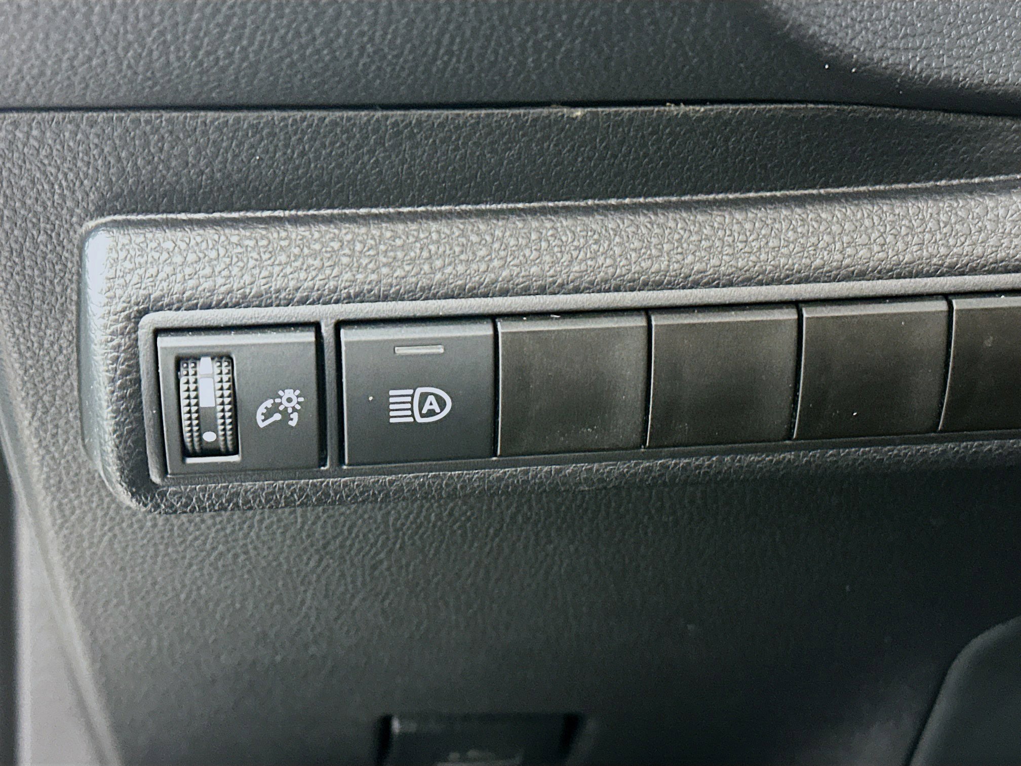 Used 2025 Toyota Corolla LE image 16