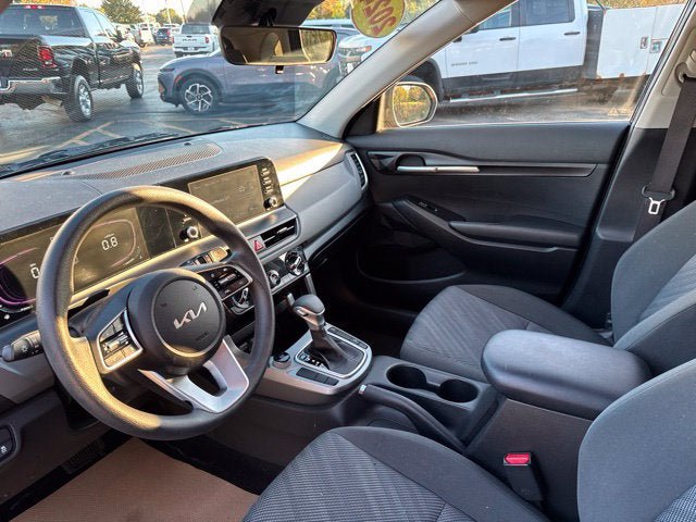 Used 2024 Kia Seltos LX AWD/4WD image 10