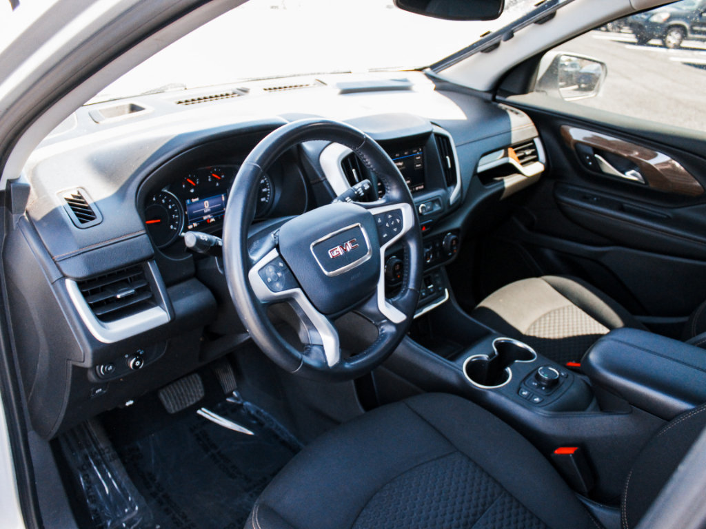Used 2020 GMC Terrain SLE w/ Driver Convenience Package FWD image 8