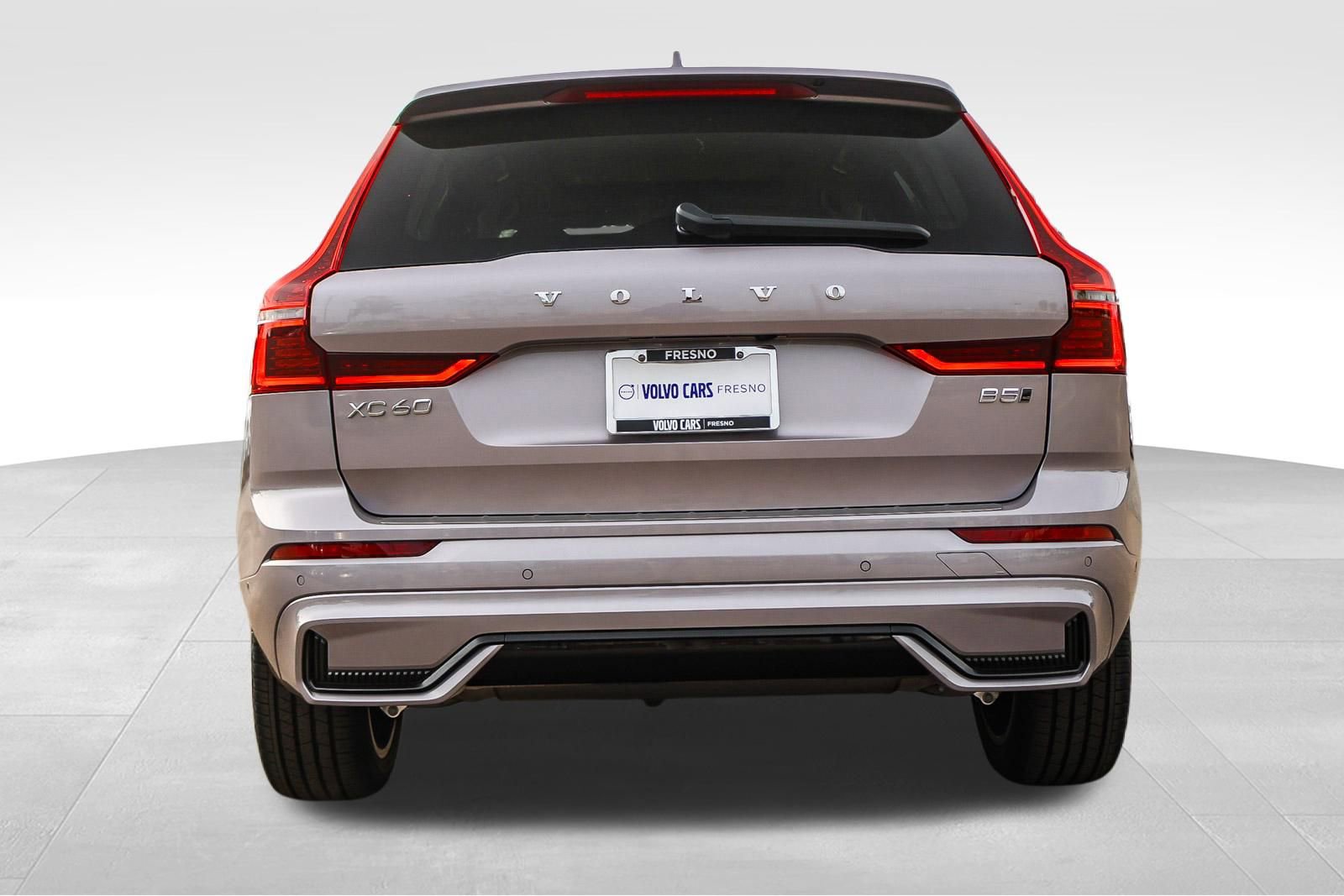 New 2026 Volvo XC60 B5 Plus w/ Climate Package image 5