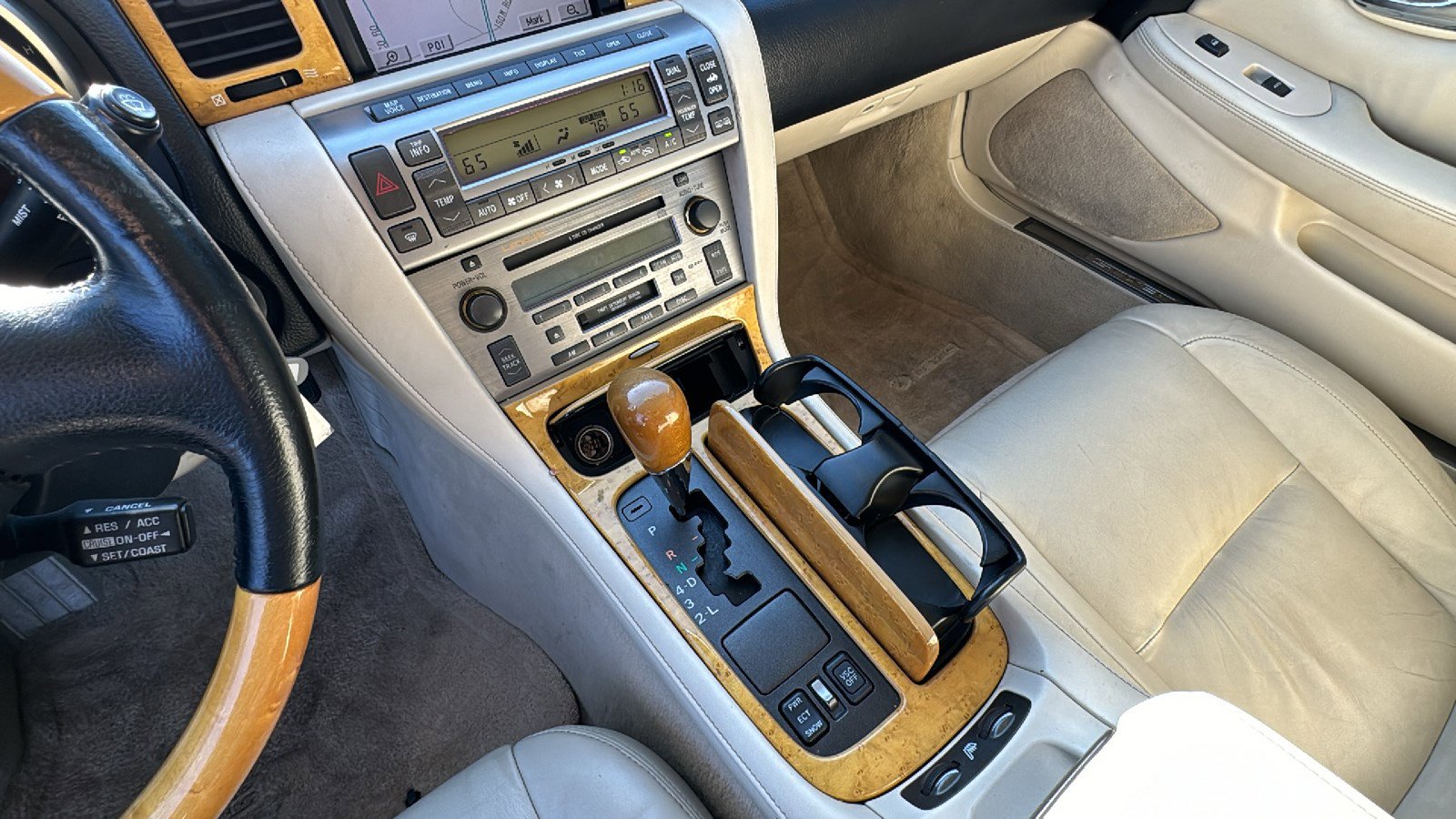 Used 2004 Lexus SC 430 Convertible RWD image 29