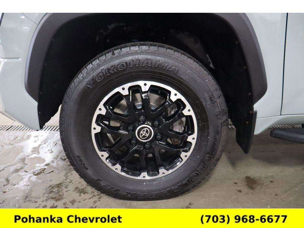 Used 2022 Toyota Tundra SR5 w/ TRD Off-Road Package image 27