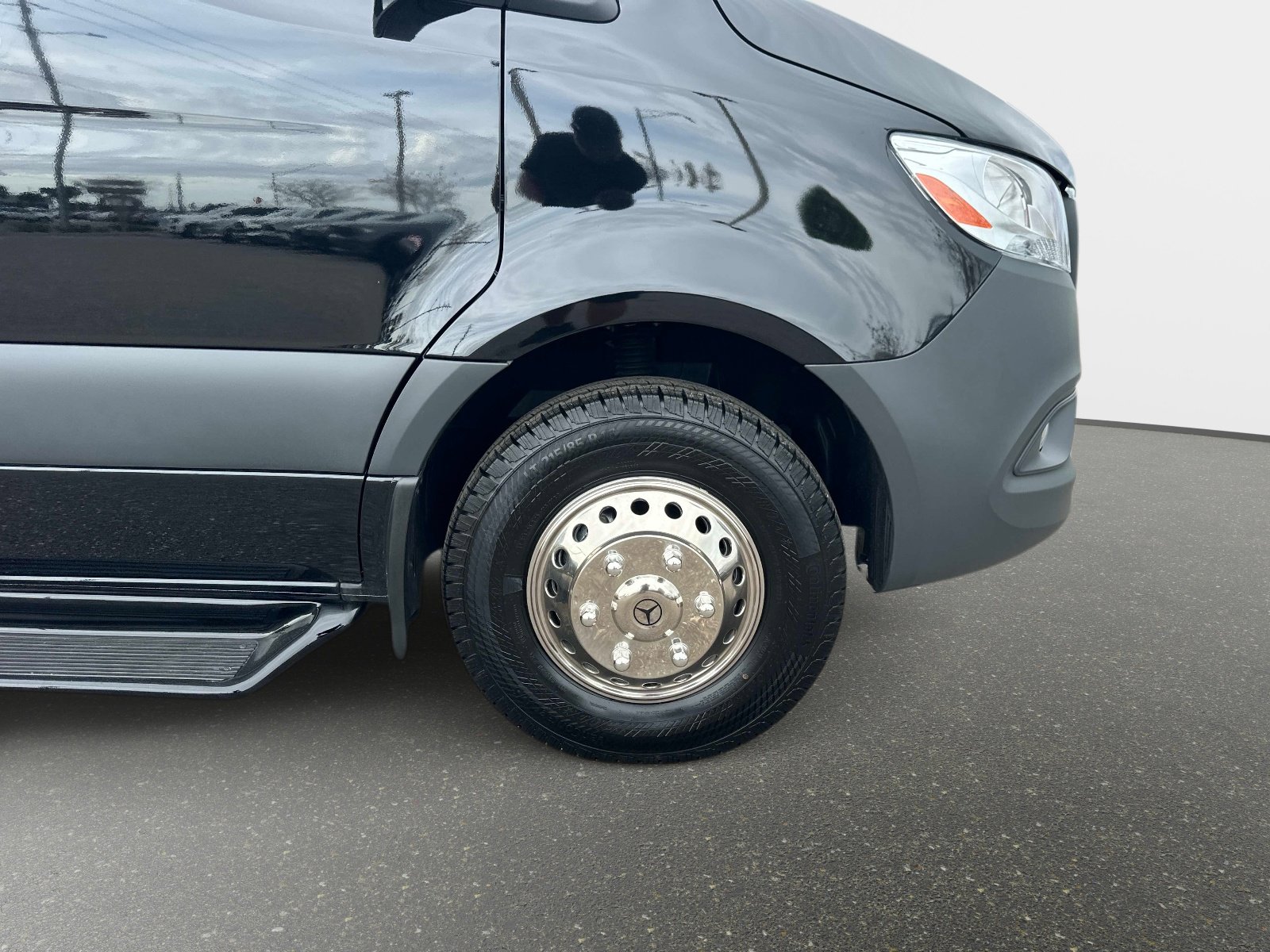 Used 2025 Mercedes-Benz Sprinter 3500 image 9