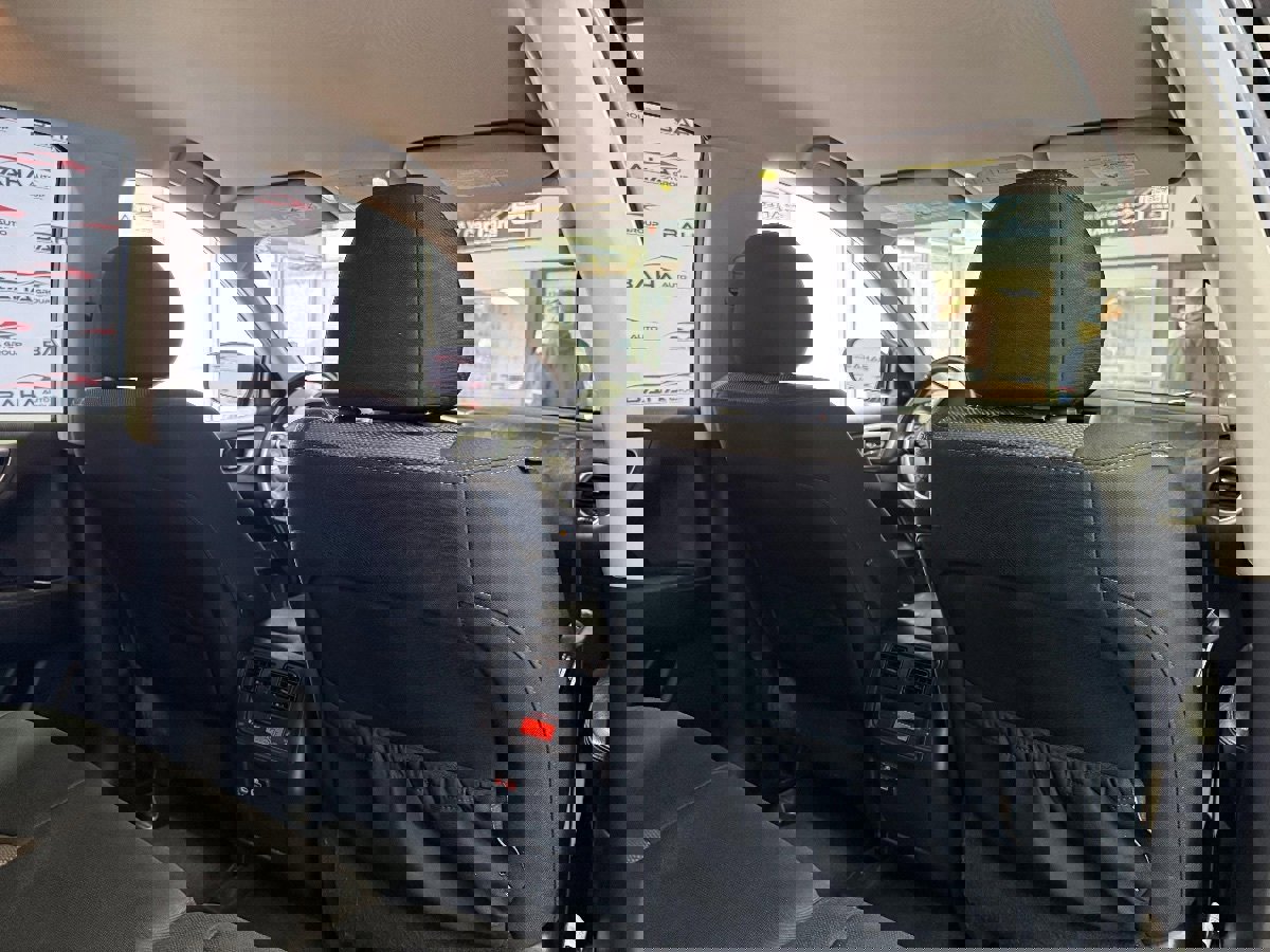 Used 2019 Nissan Pathfinder SV image 44