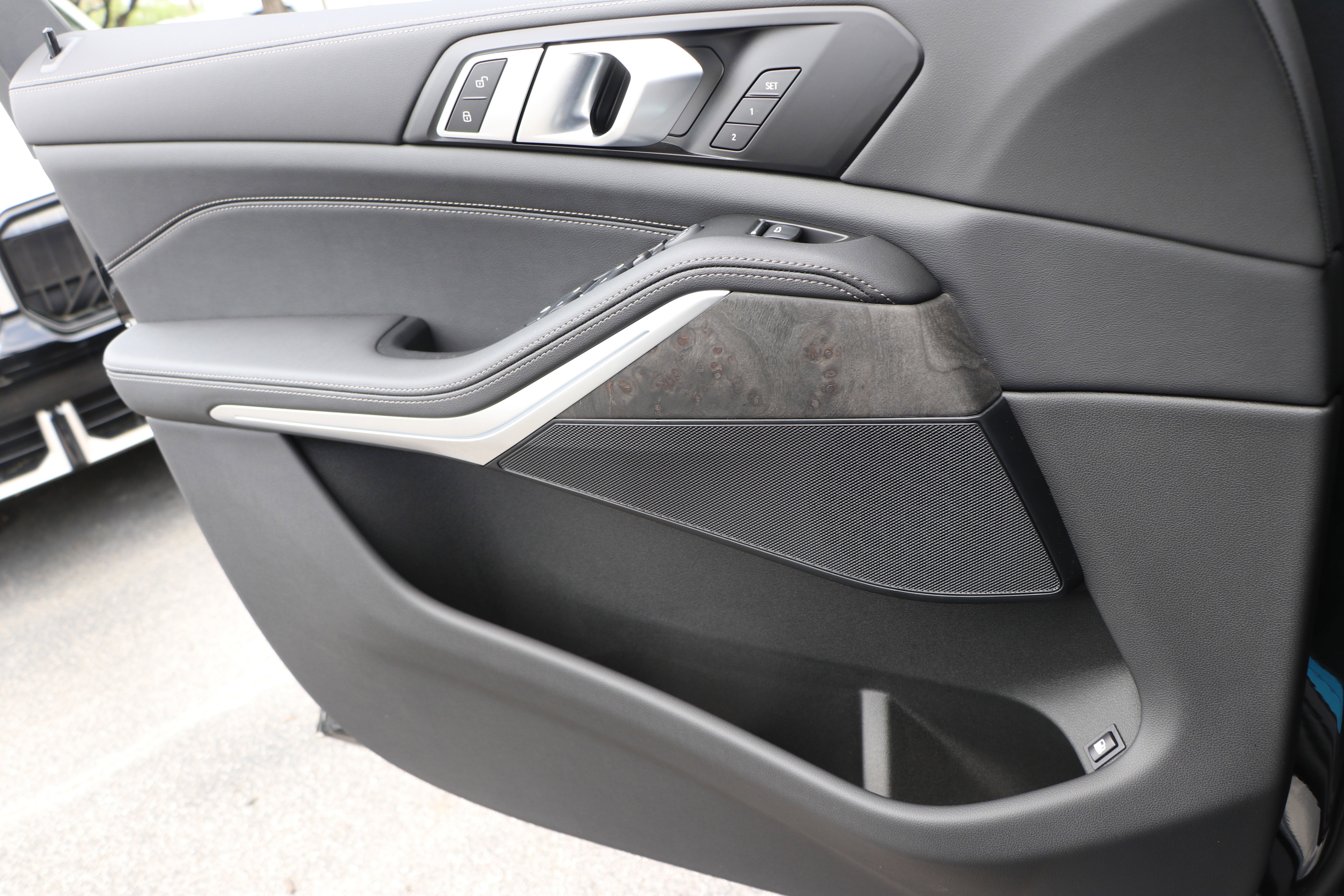 Certified 2025 BMW X5 xDrive50e w/ Parking Assistance Package image 26