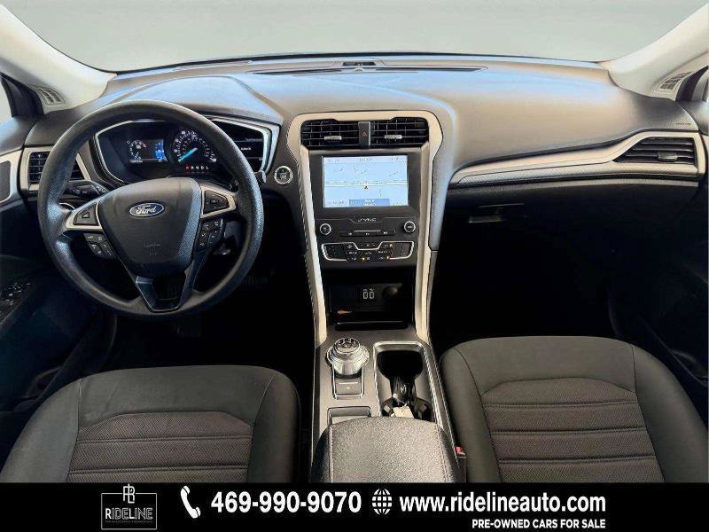 Used 2020 Ford Fusion SE FWD image 13
