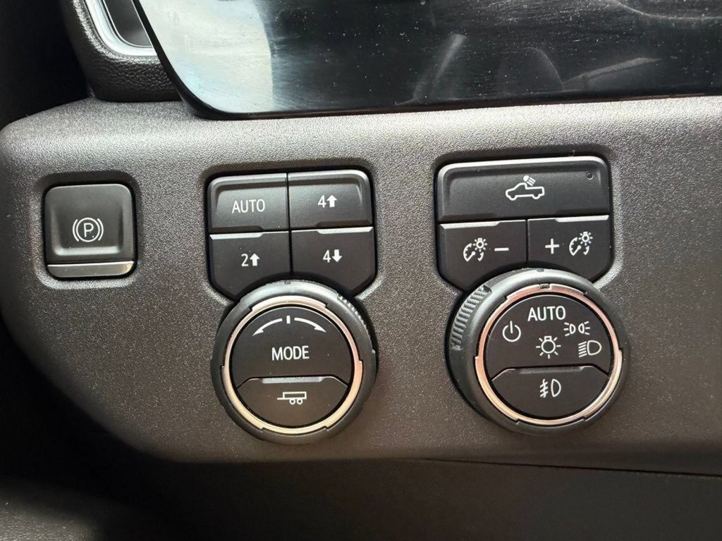 Used 2022 Chevrolet Silverado 1500 RST AWD/4WD image 28