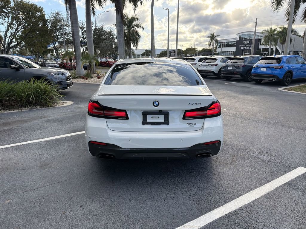 Used 2023 BMW 530i 530i w/ M Sport Package image 3