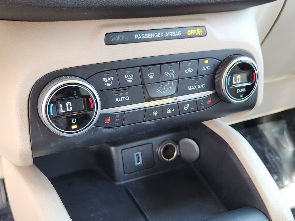 Used 2020 Ford Escape Titanium AWD/4WD image 10