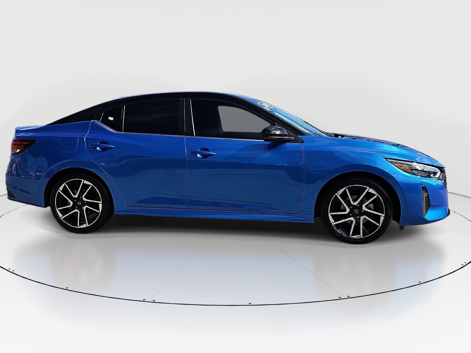 Used 2025 Nissan Sentra SR w/ SR Premium Package FWD image 4