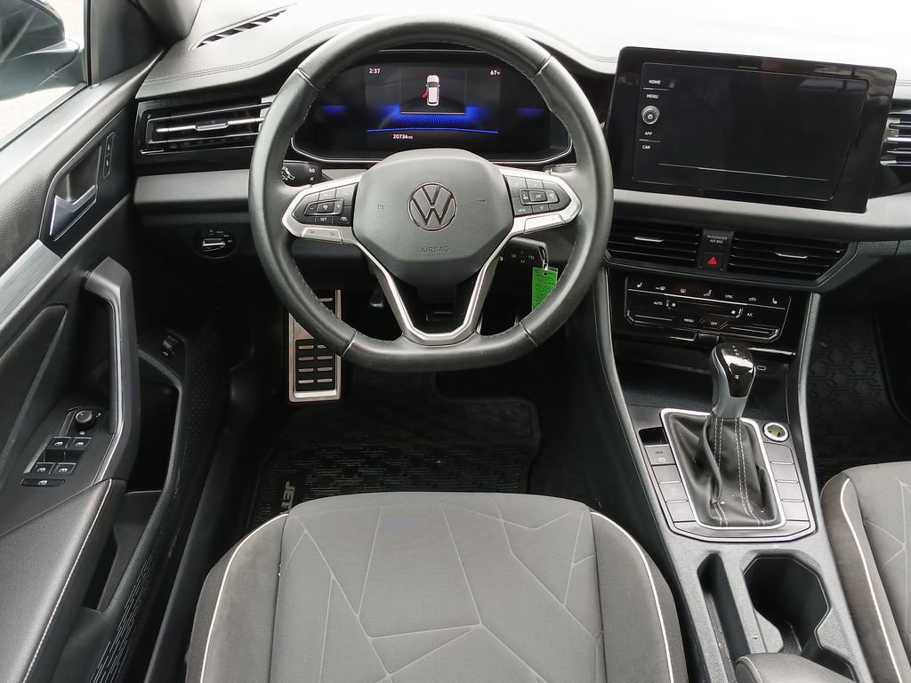 Used 2025 Volkswagen Jetta Sport image 12