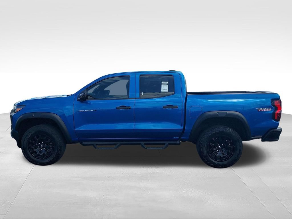 Used 2024 Chevrolet Colorado Trail Boss w/ Technology Package AWD/4WD image 2