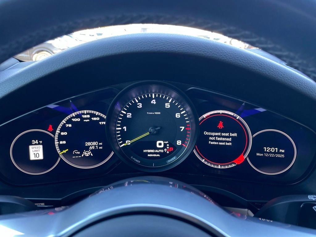 Used 2022 Porsche Cayenne E-Hybrid image 17