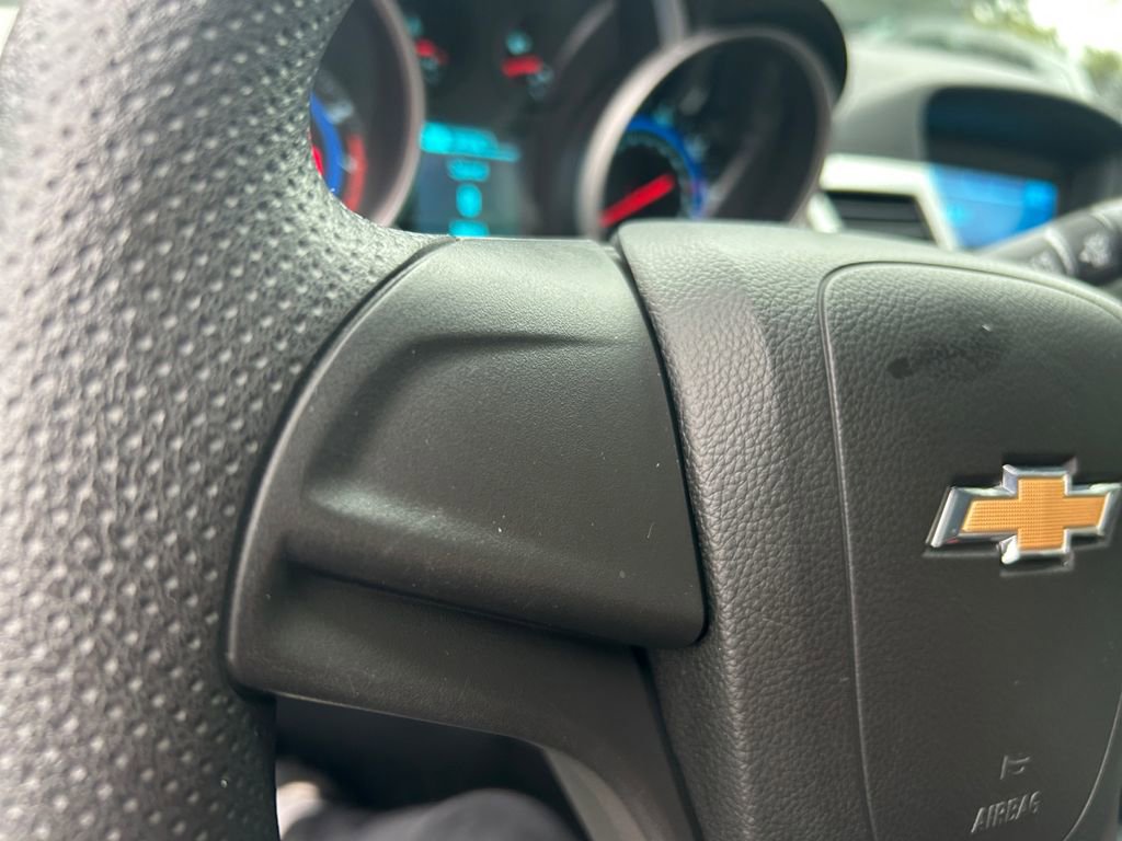 Used 2016 Chevrolet Cruze LS image 17