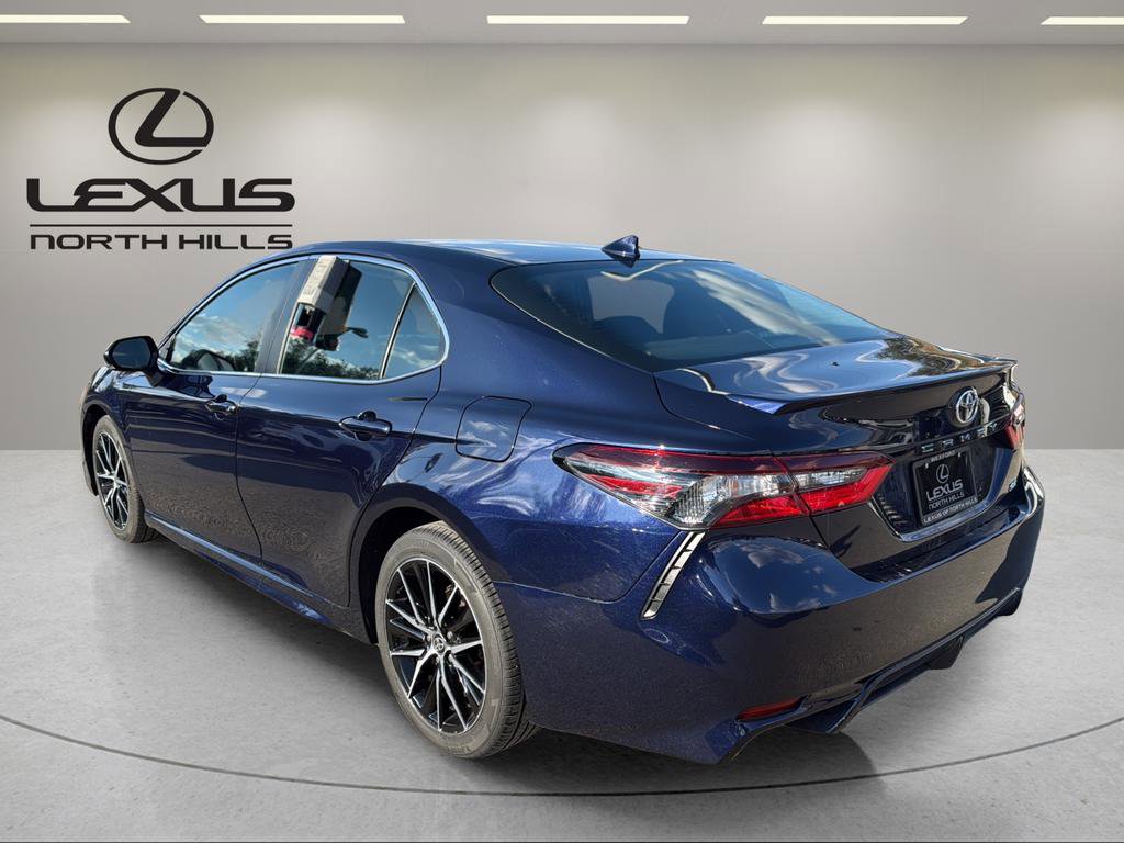 Used 2022 Toyota Camry SE image 8