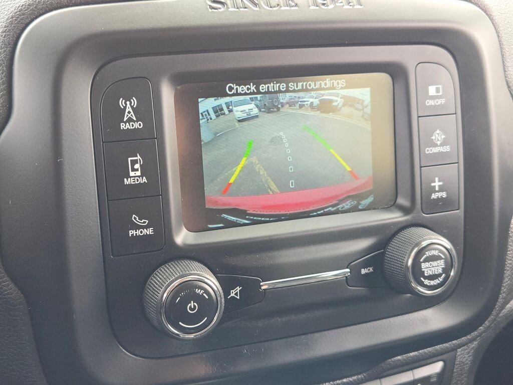 Used 2017 Jeep Renegade Latitude w/ Cold Weather Group image 24