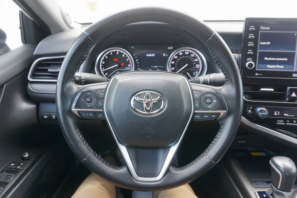 Used 2023 Toyota Camry XLE image 3