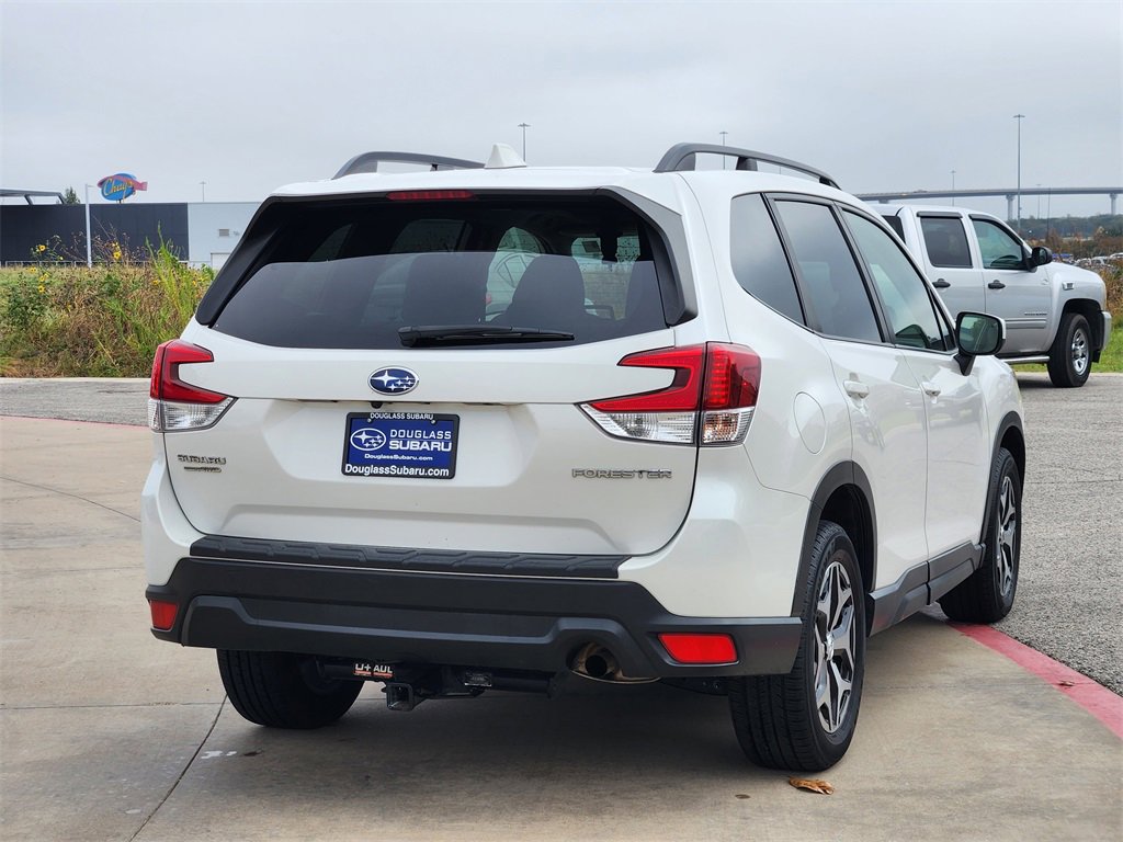 Used 2020 Subaru Forester Premium image 3