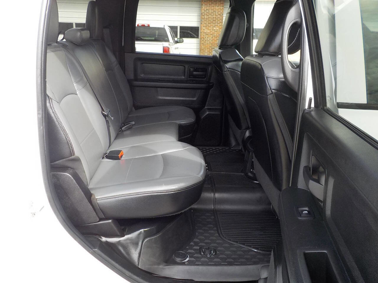 Used 2022 RAM 2500 Tradesman w/ Chrome Appearance Group image 25