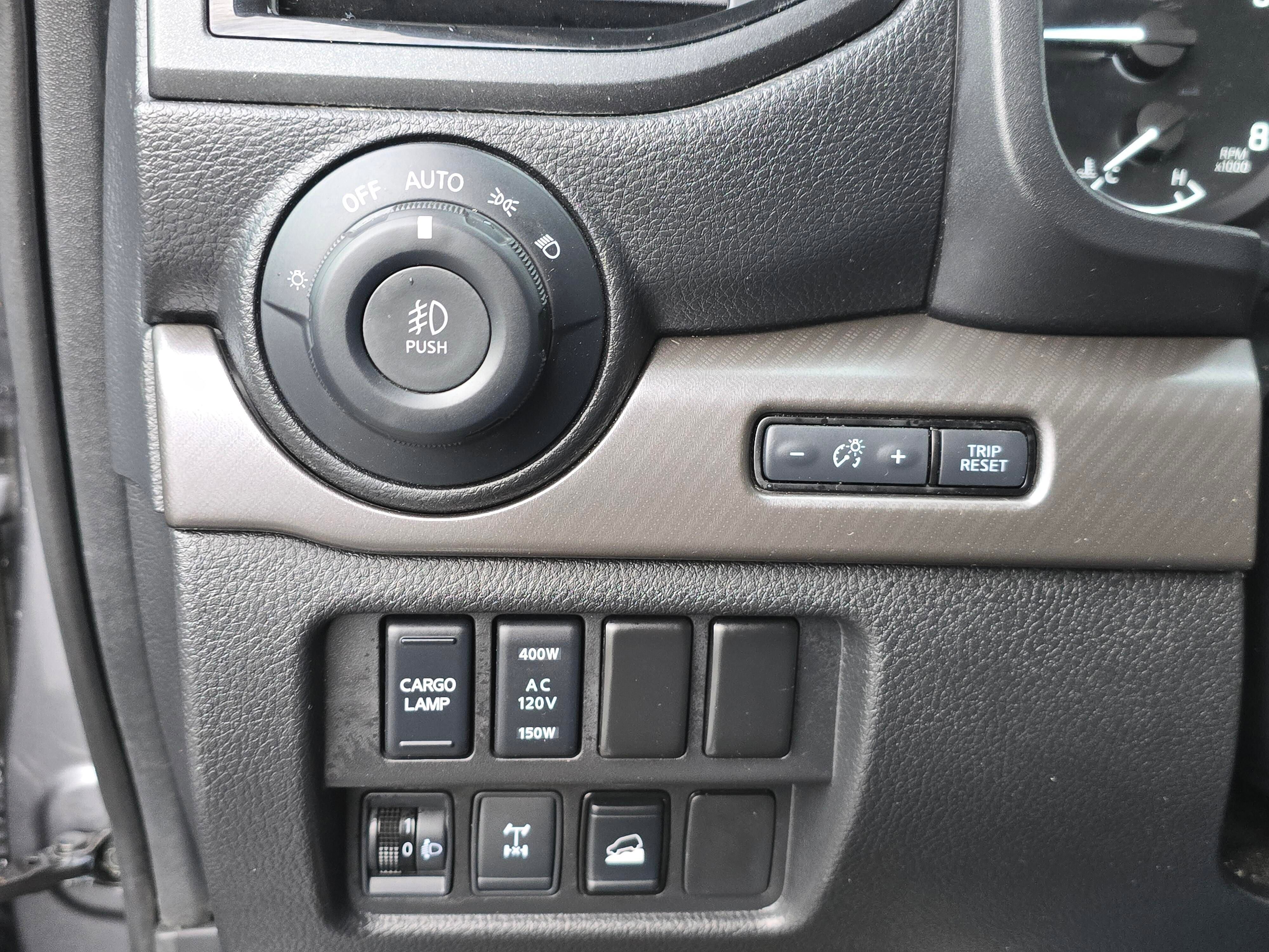 Used 2021 Nissan Titan PRO-4X w/ Pro-4x Convenience Package image 23