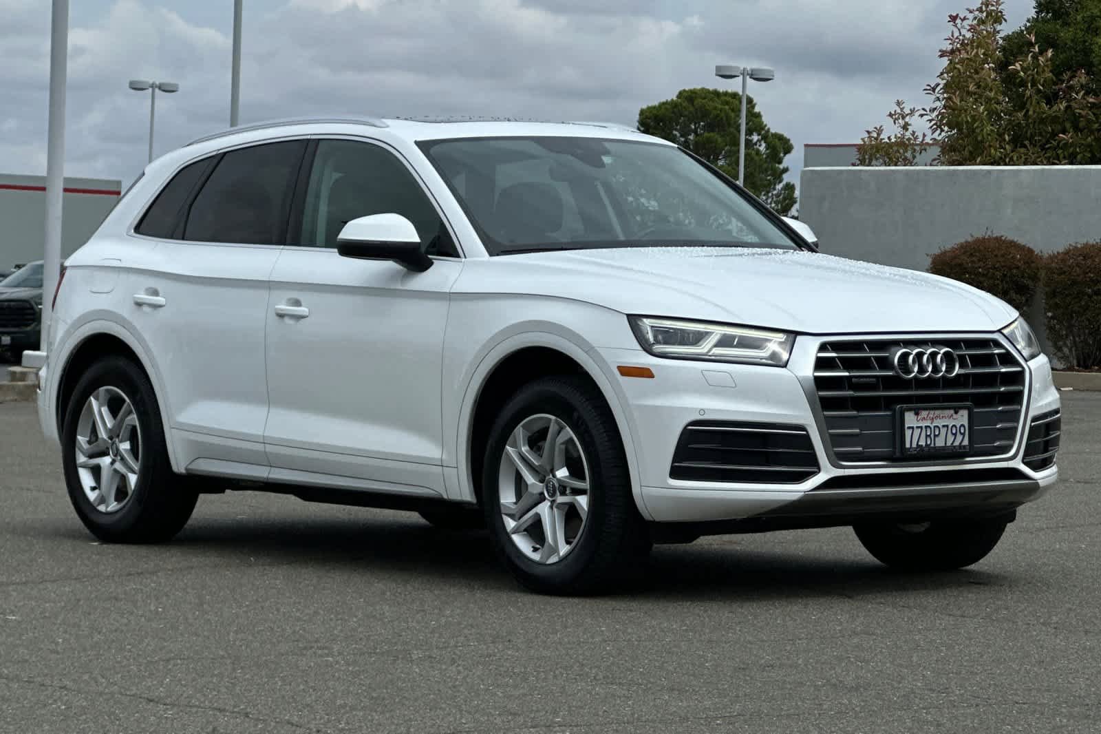 Used 2018 Audi Q5 2.0T Premium Plus w/ Premium Plus Package AWD/4WD image 5
