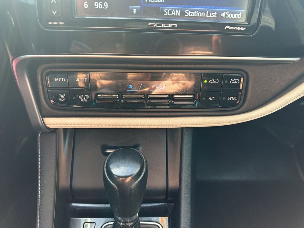 Used 2016 Scion iM image 4