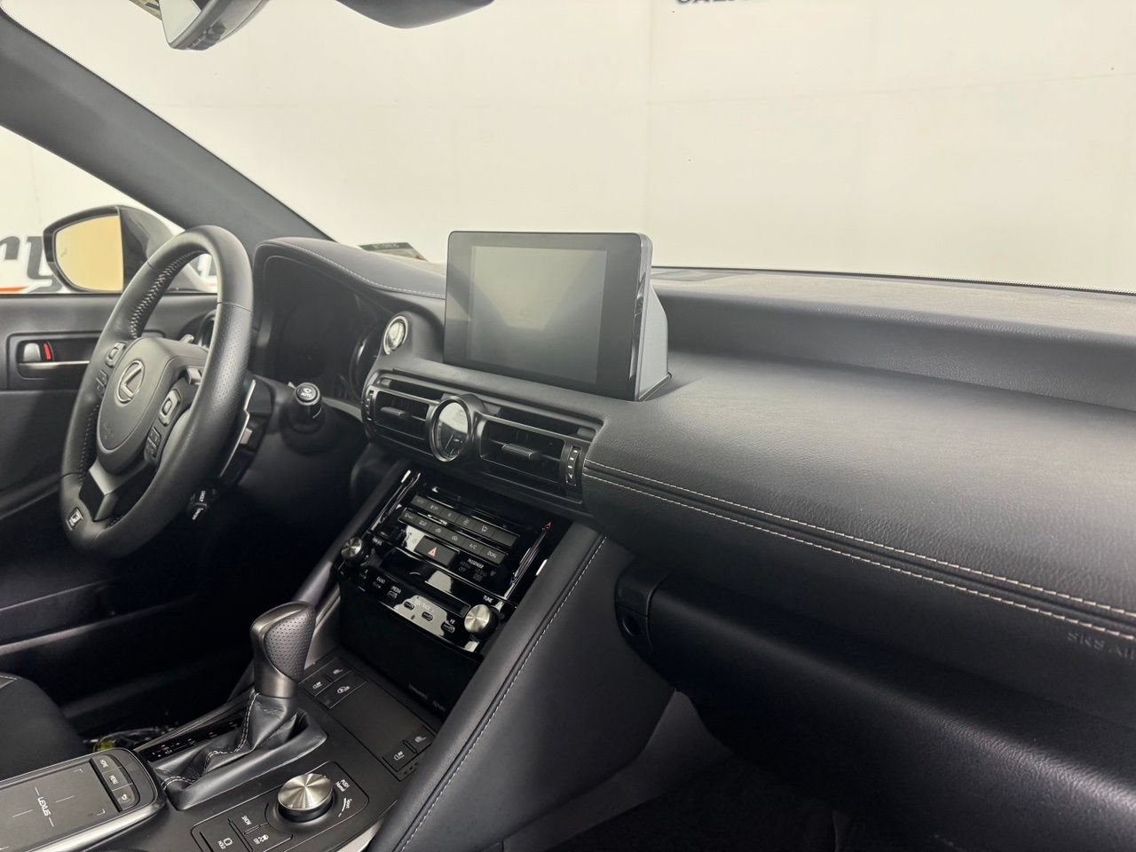 Used 2025 Lexus IS 350 F Sport AWD/4WD image 38