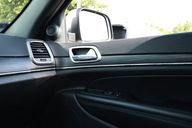 Used 2022 Jeep Grand Cherokee Limited RWD image 28