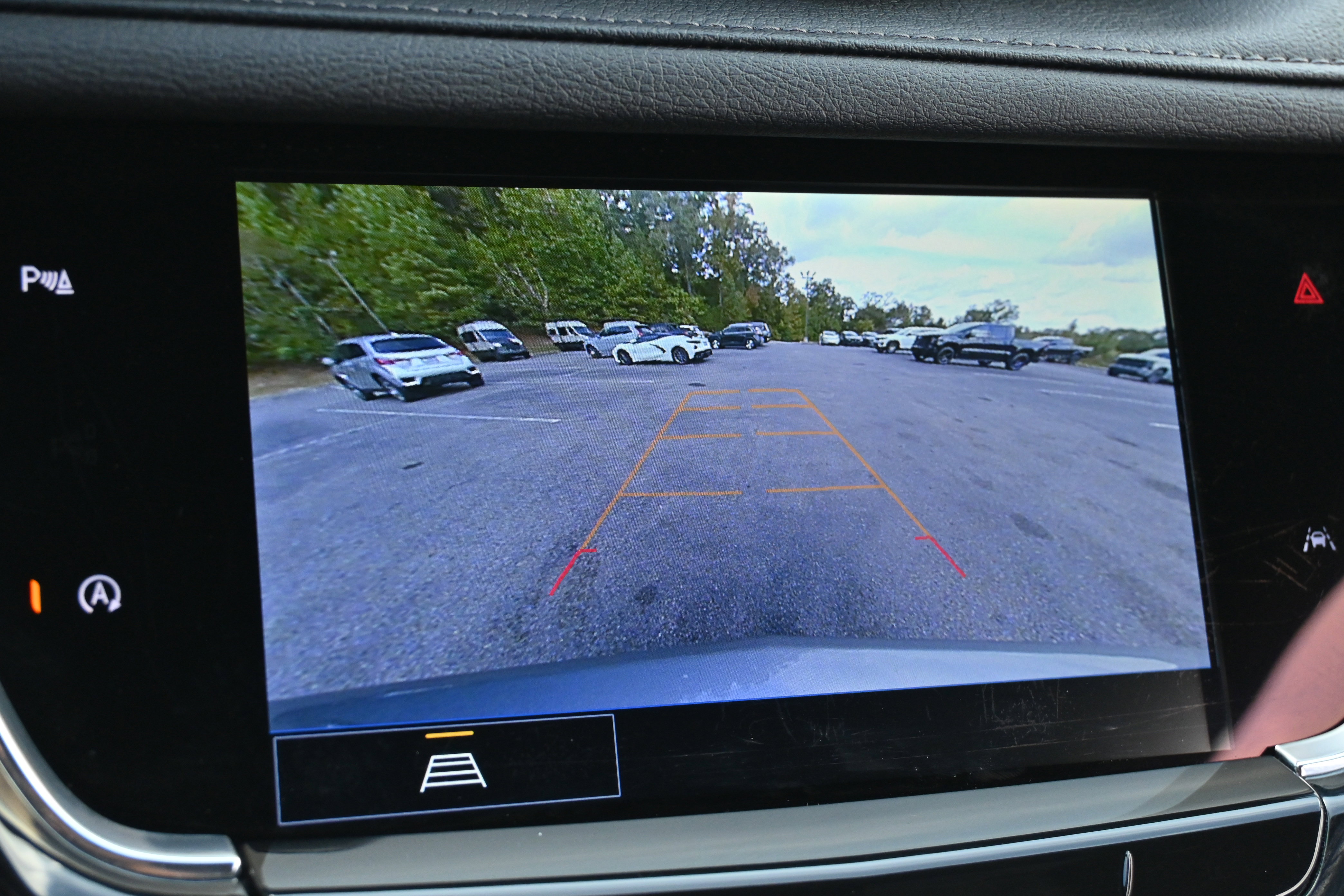 Used 2025 Cadillac XT6 Premium Luxury image 31
