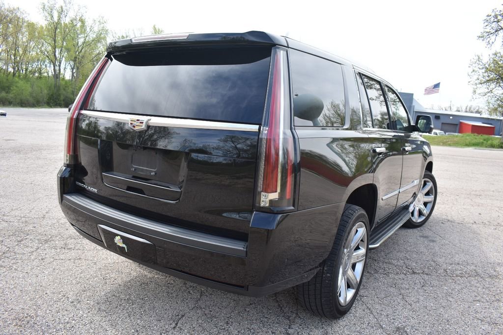 Used 2019 Cadillac Escalade Luxury AWD/4WD image 8