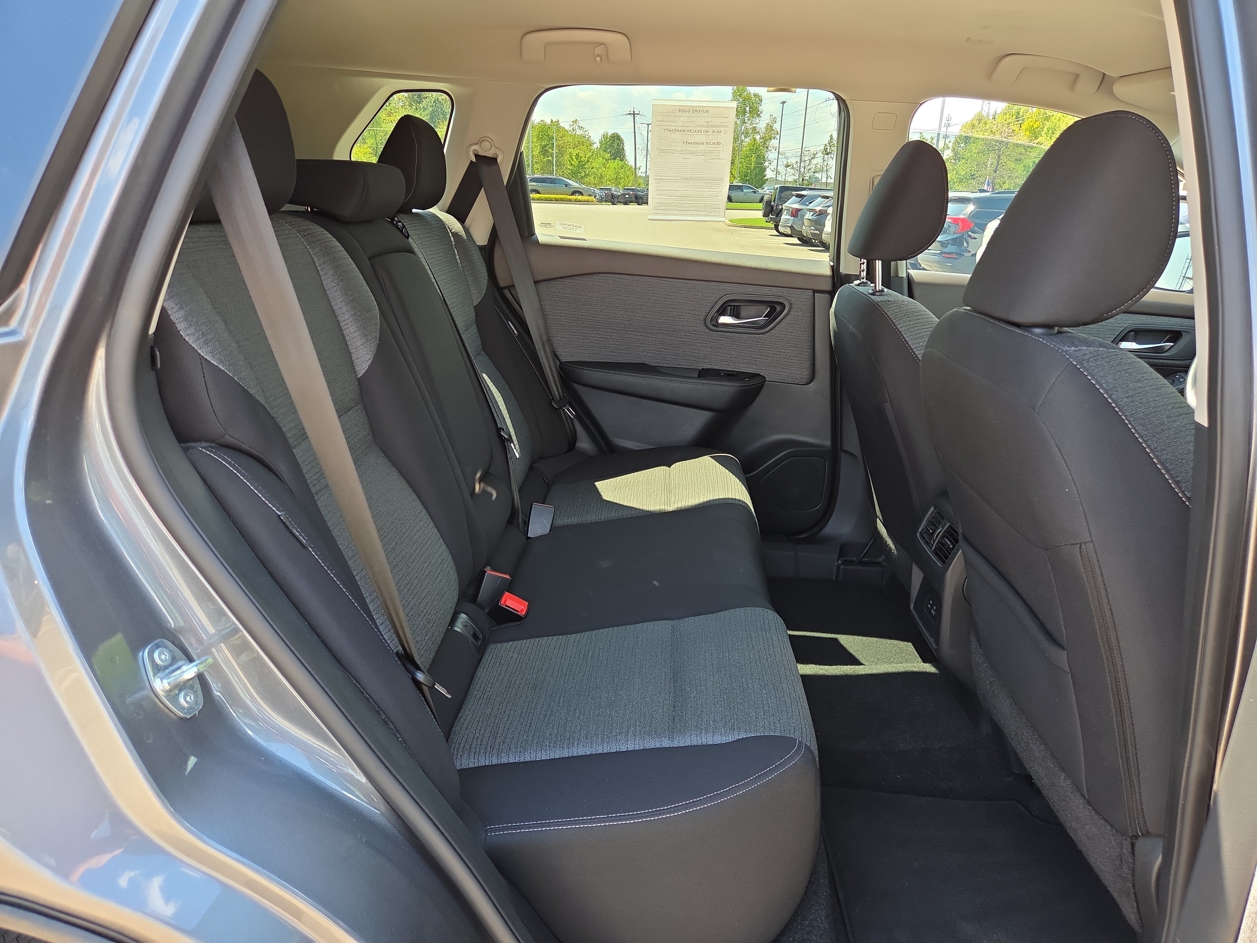 Used 2023 Nissan Rogue SV FWD image 14