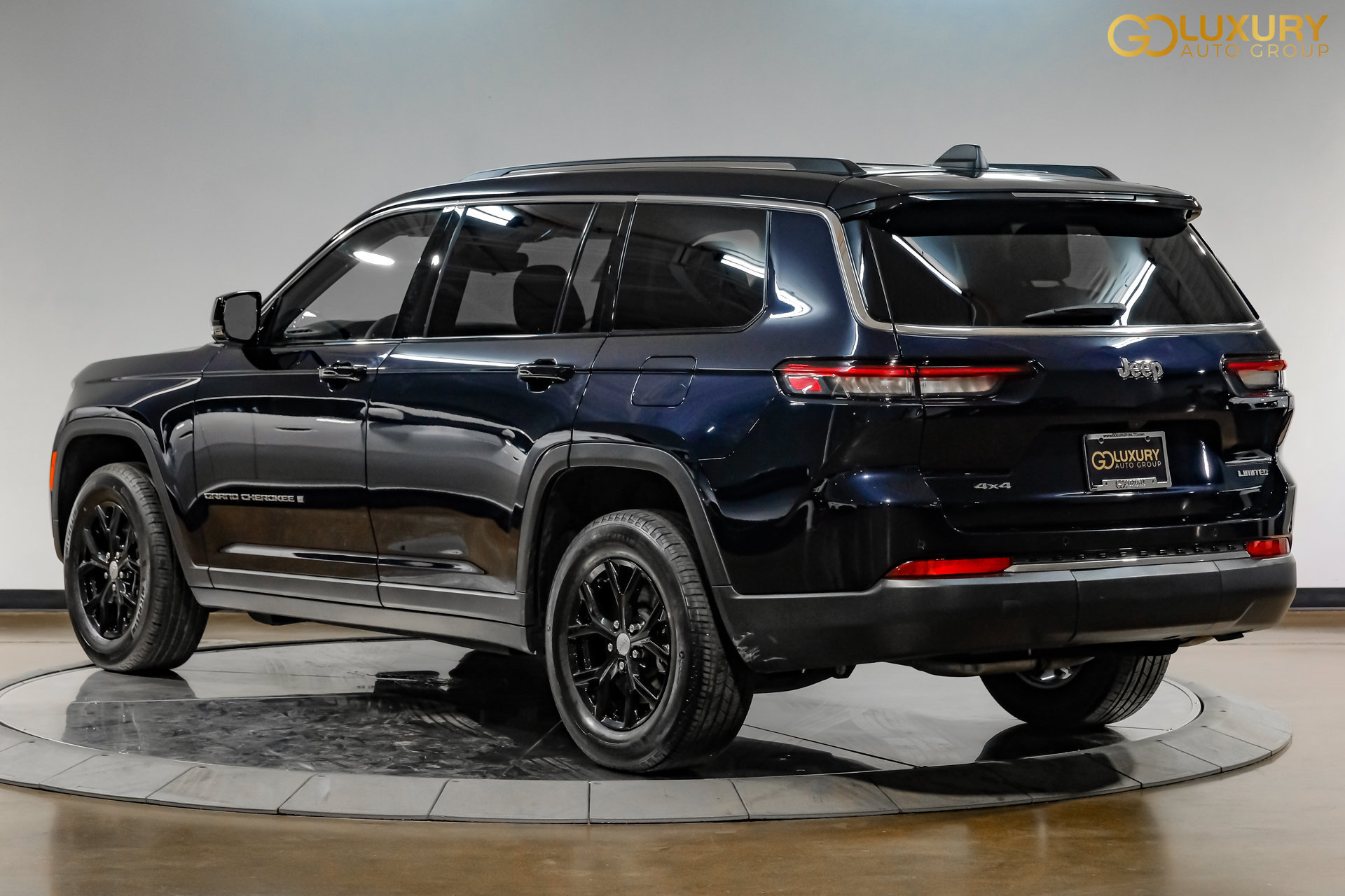 Used 2023 Jeep Grand Cherokee L Limited AWD/4WD image 12