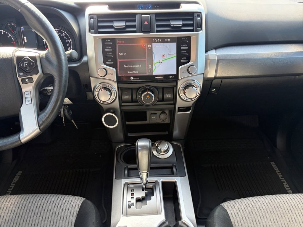 Used 2020 Toyota 4Runner SR5 AWD/4WD image 12