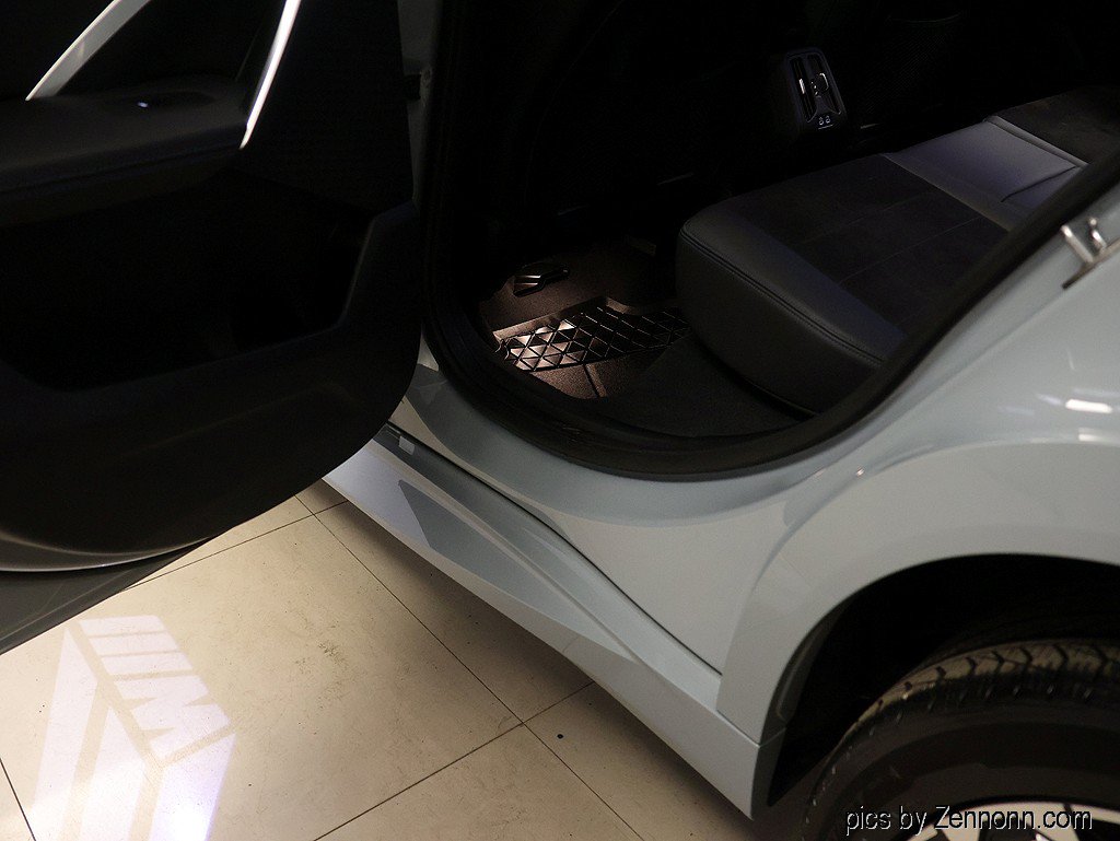 Certified 2024 BMW X2 xDrive28i w/ M Sport Package AWD/4WD image 26