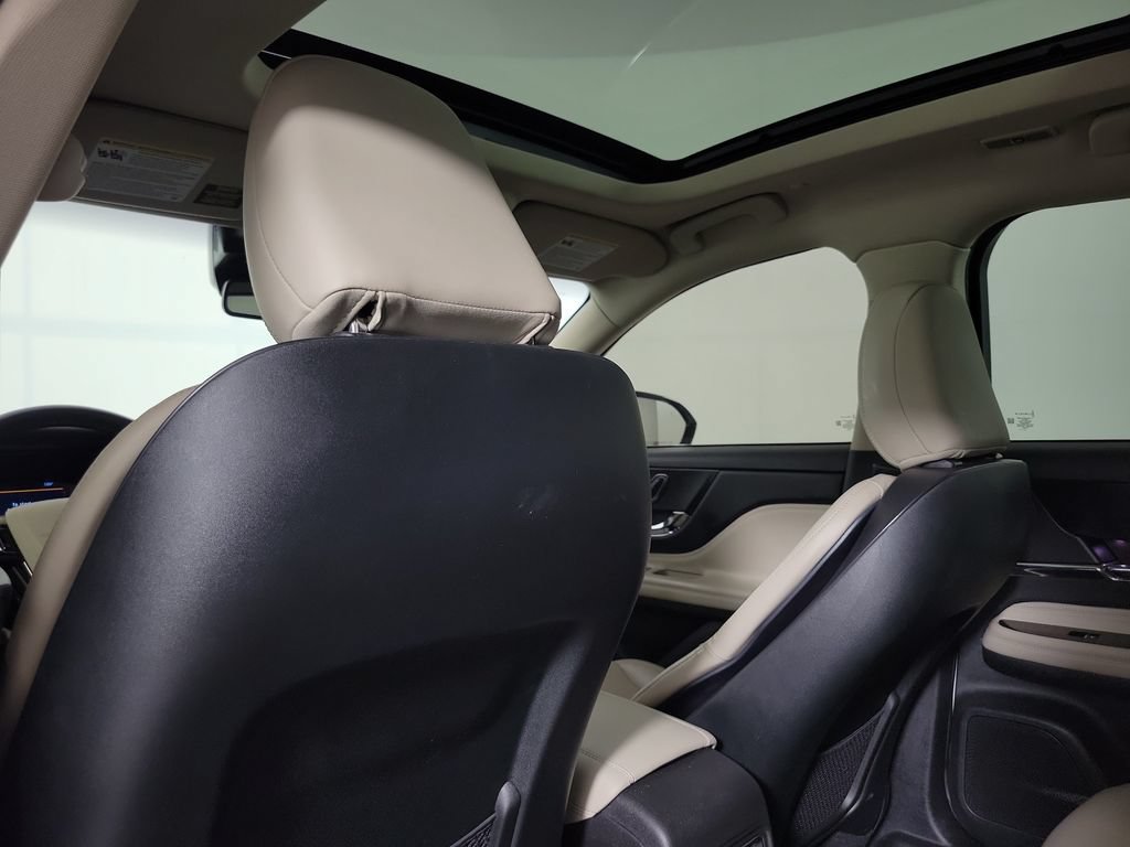 Certified 2025 Lincoln Corsair Grand Touring AWD/4WD image 16