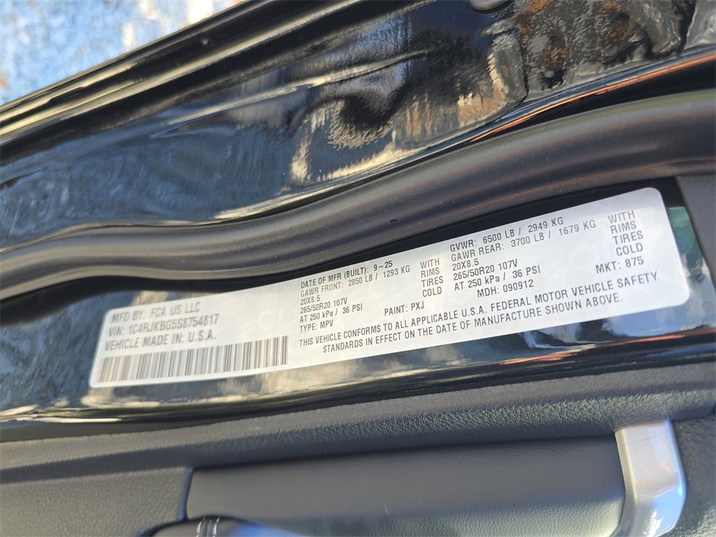 New 2025 Jeep Grand Cherokee L Limited w/ Black Appearance Package image 37