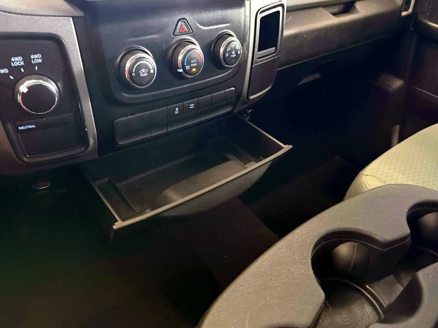 Used 2015 RAM 1500 ST w/ SXT Appearance Group AWD/4WD image 29