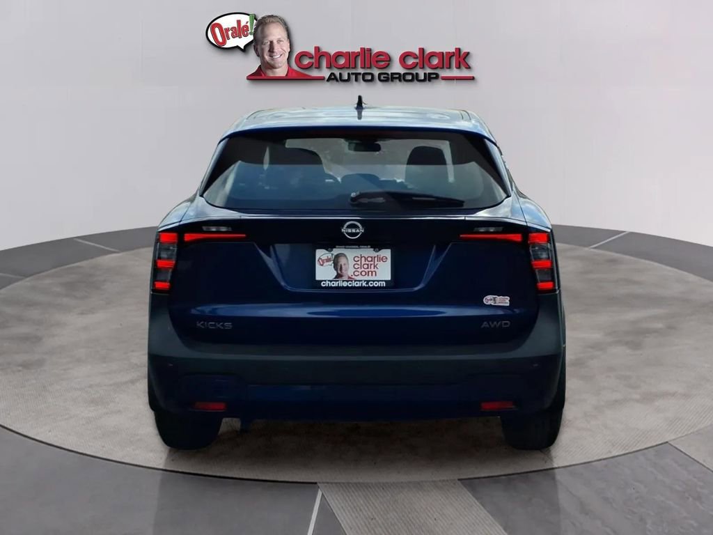 Used 2025 Nissan Kicks S image 4
