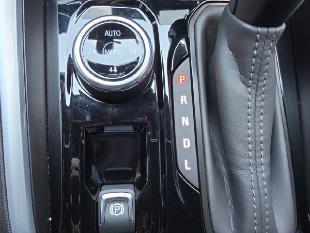 Used 2025 Chevrolet Colorado Trail Boss AWD/4WD image 28