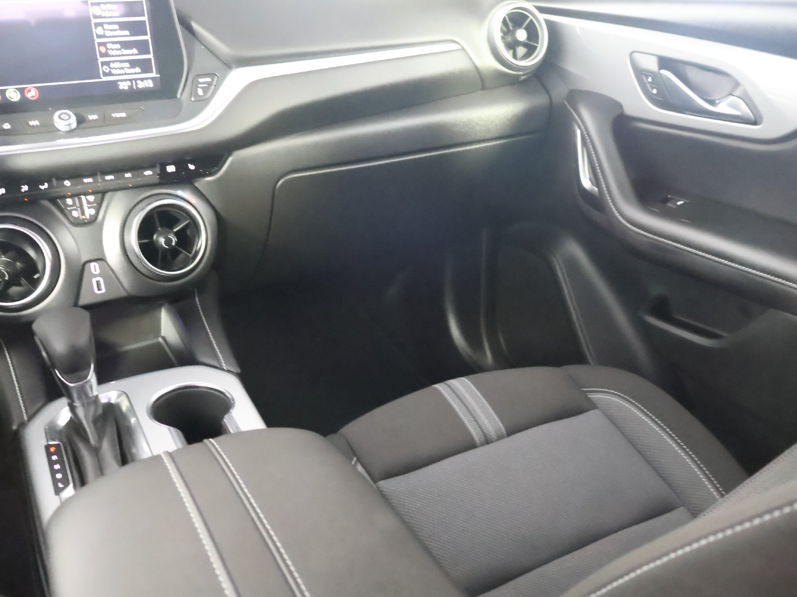 Used 2026 Chevrolet Blazer LT FWD image 31