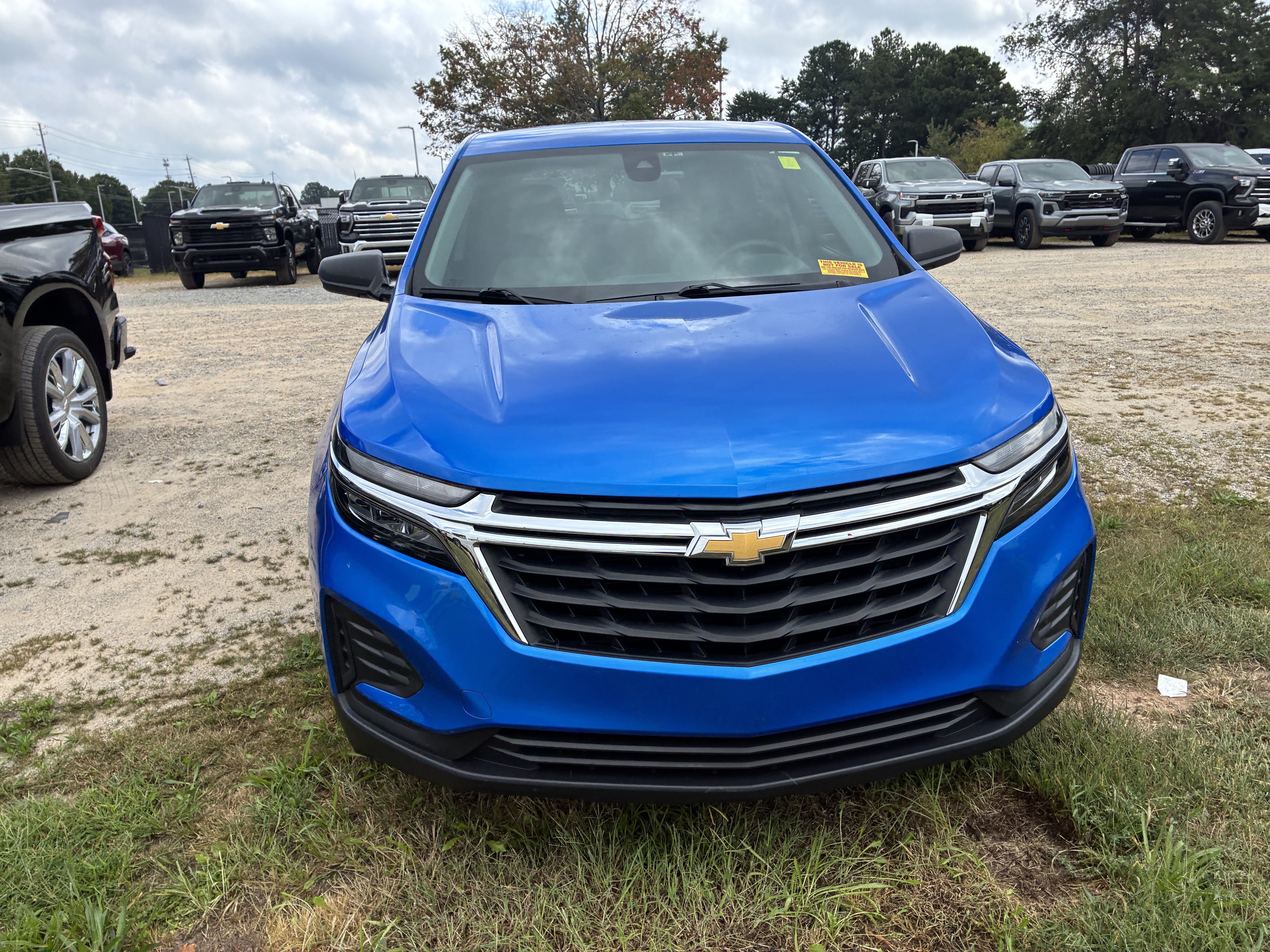 Used 2024 Chevrolet Equinox LS w/ LS Convenience Package FWD image 2