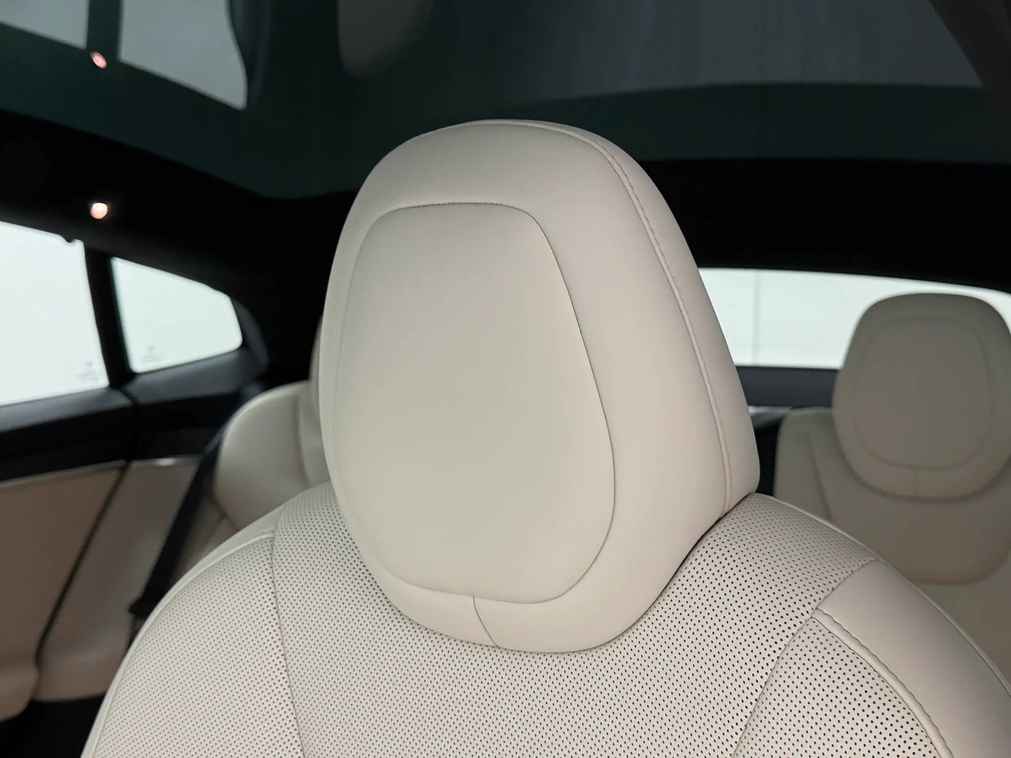 Used 2022 Tesla Model S Plaid image 27