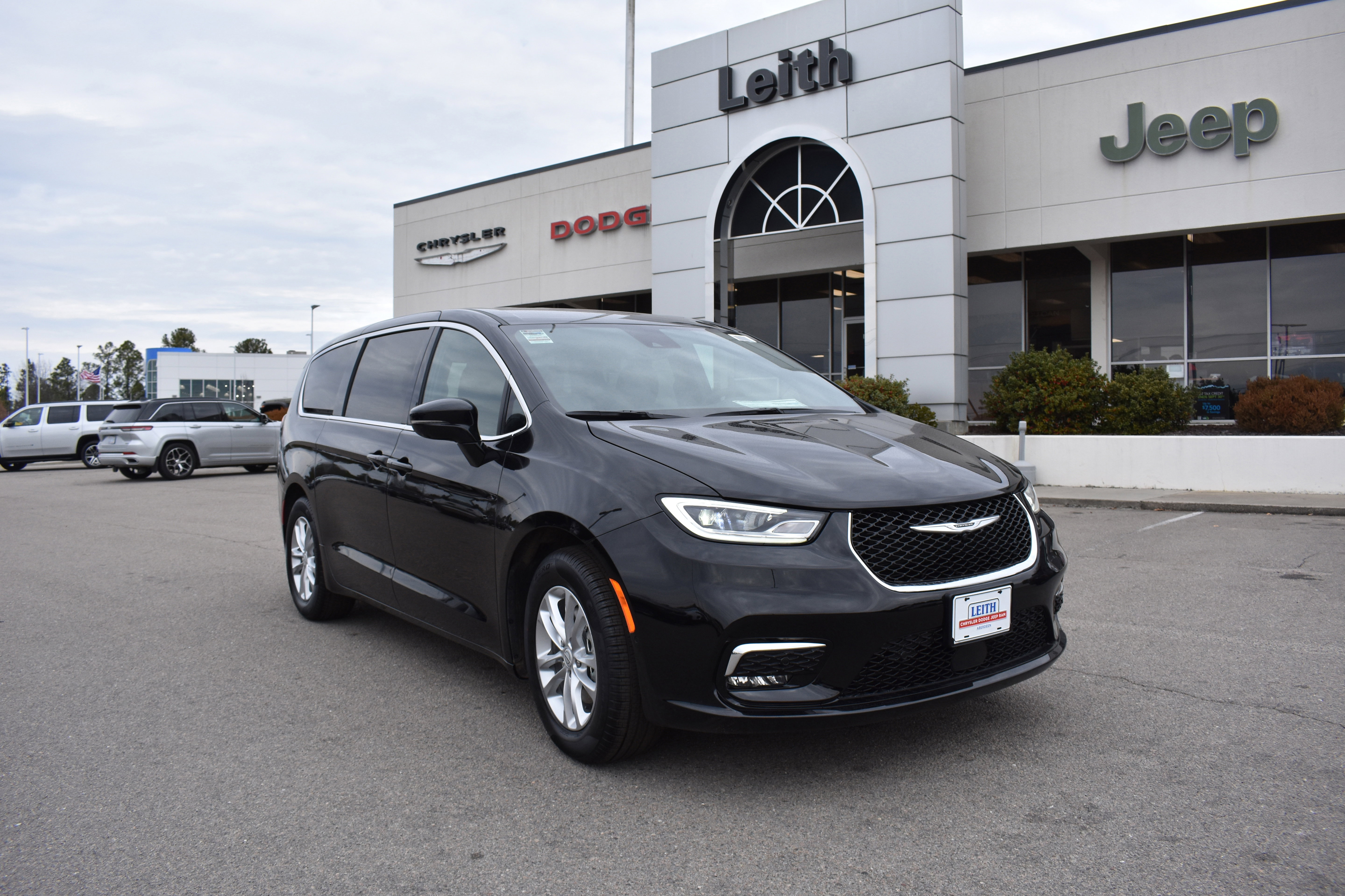 New 2026 Chrysler Pacifica Select