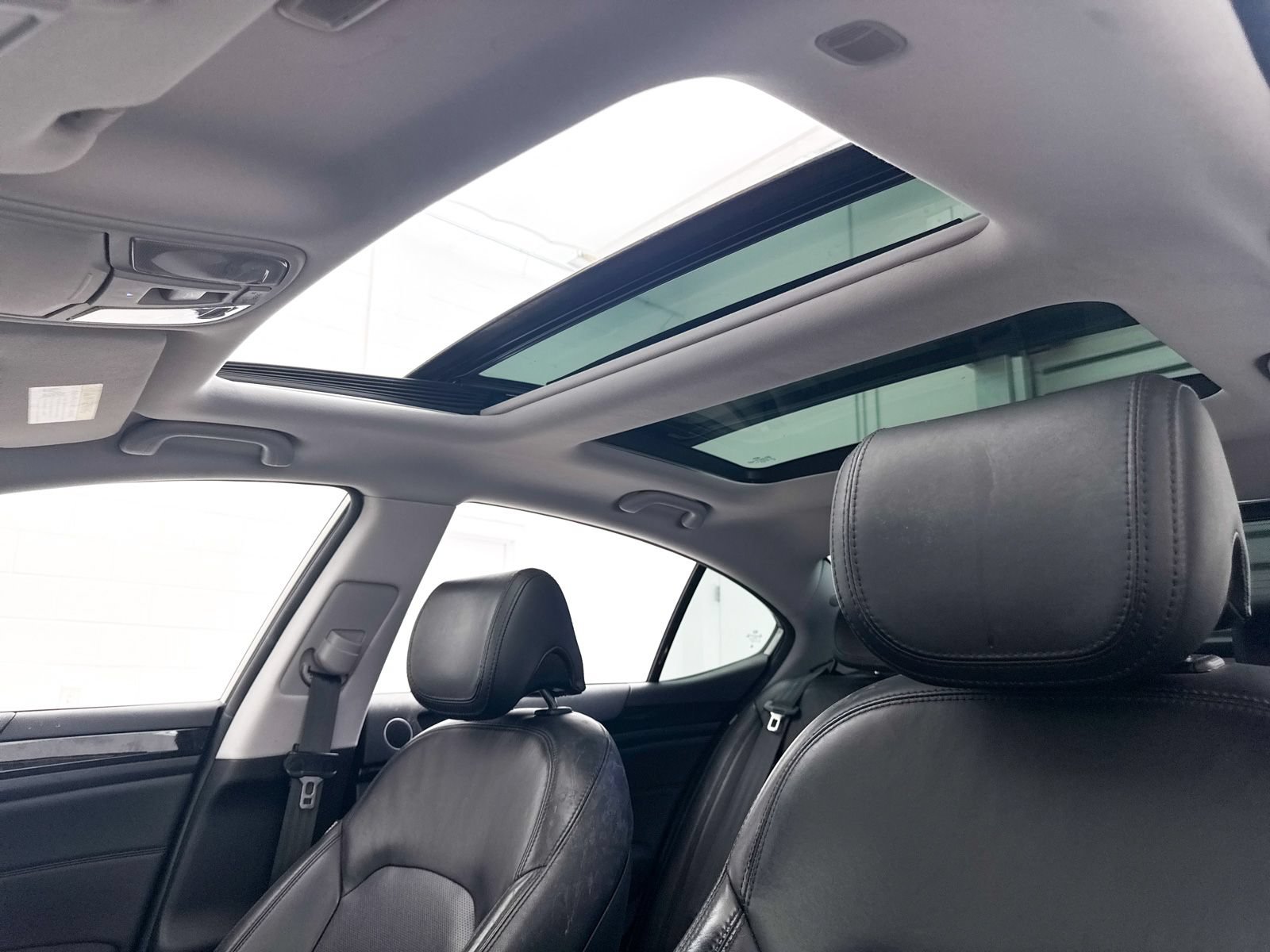 Used 2014 Kia Cadenza Premium w/ Luxury Package FWD image 5