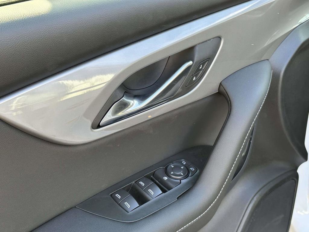 New 2025 Chevrolet Blazer LT w/ Midnight/Sport Edition AWD/4WD image 18